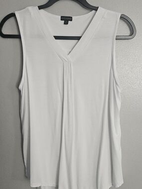 Coco + Carmen White V-Neck Sleeveless Tank ZZZ